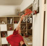 לוח כדורסל נתלה