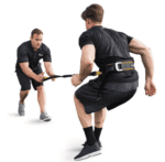 גברים מאמנים עם רצועת האצה