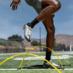 איש מאמן עם משוכות אימון