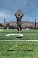 איש קופץ עם משוכות אימון