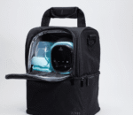 תיק צידנית שחור עם רוכסנים וחבילות קרח לבקבוקים