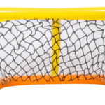 שער כדורגל מתנפח צף לבריכה